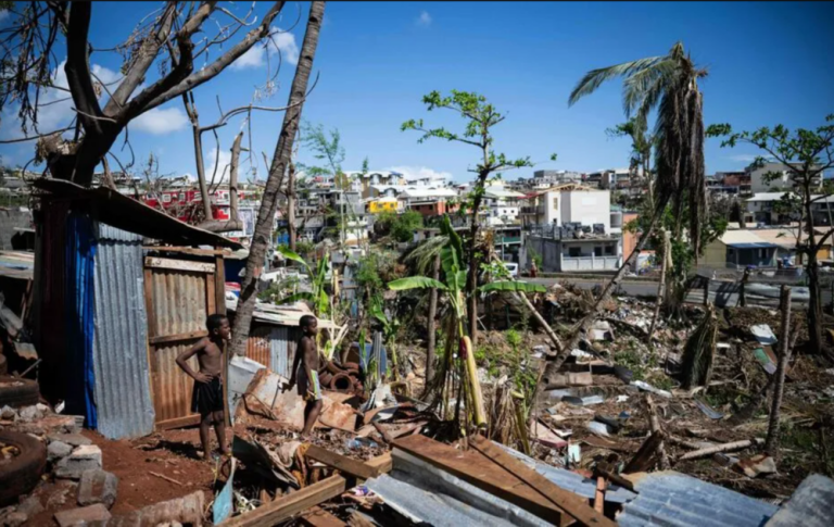 Illustration de couverture Mayotte dévastée par le cyclone Chido, décembre 2024. Photo AFP.