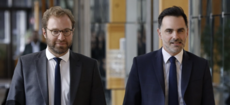 Illustration de couverture : les ministres de Bercy, Antoine Armand et Laurent Saint-Martin.