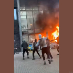 Les lycéens incendient leur lycée