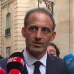 Raphaël.Glucksmann  entre Macron bis et petit Mélenchon
