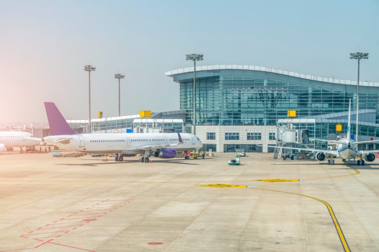 airport-terminal_on_freepik