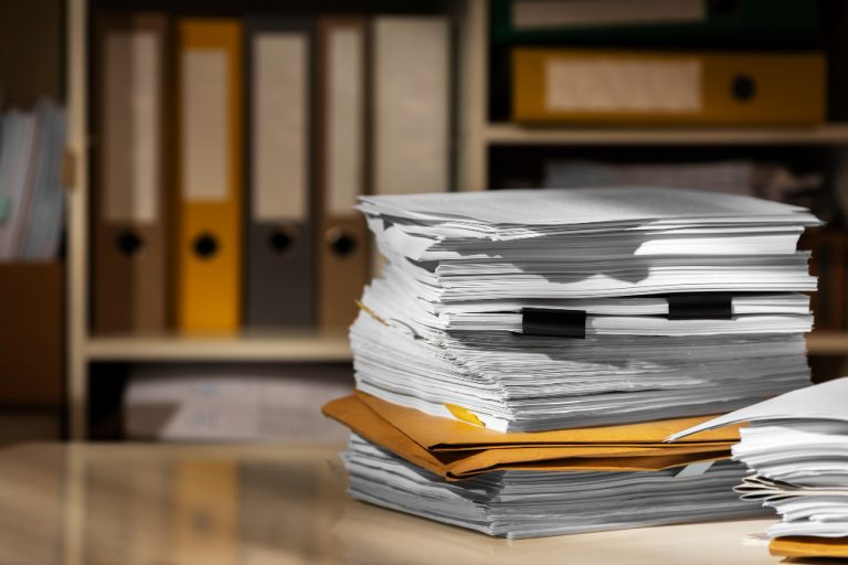 pile_de_documents_de_freepik