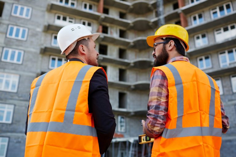 travailleurs-construction-image-de-pressfoto-sur-freepik